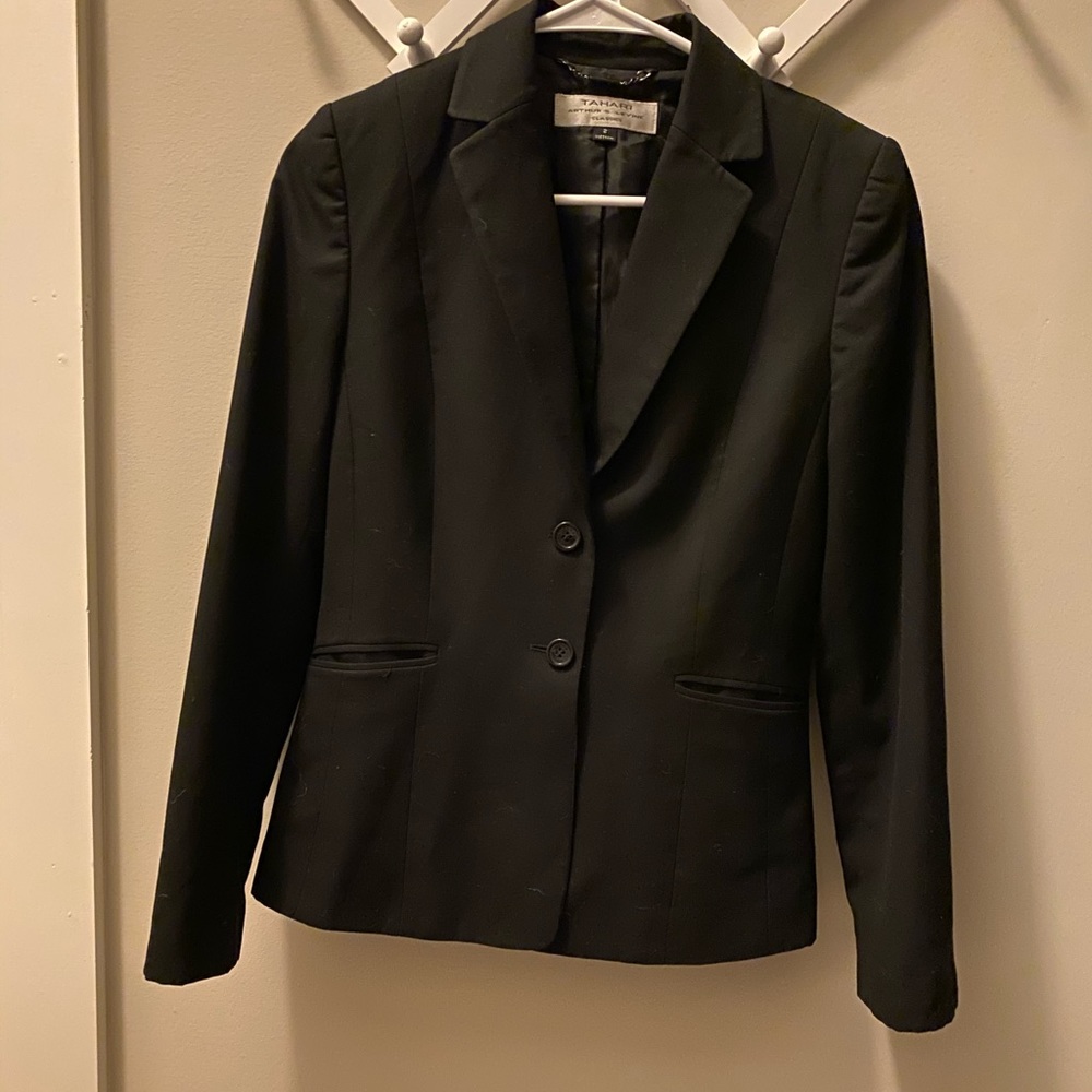 Tahari Arthur S. Levine Classic Suit  Size 2